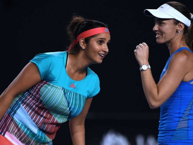 Sania and Hingis Storm into Final