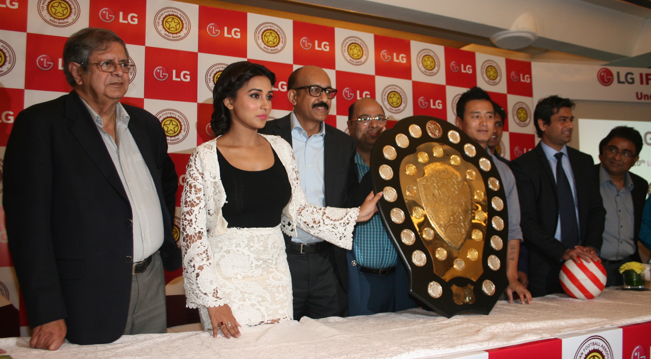 LG IFA Shield U-19
